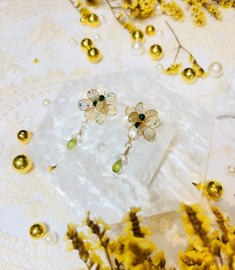 Gemstone Dream Resin Earrings - ต่างหู - เรซิน สีทอง