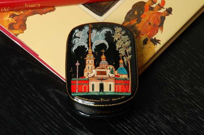 Peter and Paul Fortress St Petersburg lacquer box hand painted Russian art - ของวางตกแต่ง - วัสดุอื่นๆ 