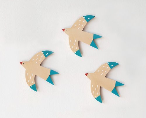 Olula Three Birds wall decoration made of Finnish birch wood to brighten up your home.