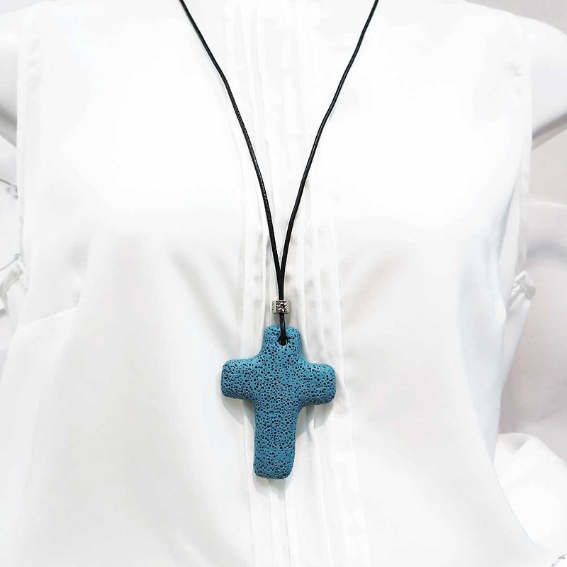 Blue Lava Rock Diffuser Necklace Large Cross Pendant Cowhide Leather Cord - สร้อยคอยาว - หนังแท้ สีน้ำเงิน