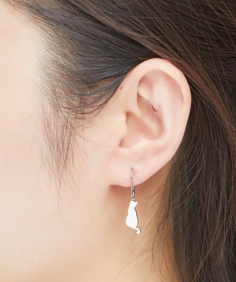 Allergy free- kitty earring - ต่างหู - สแตนเลส สีเงิน
