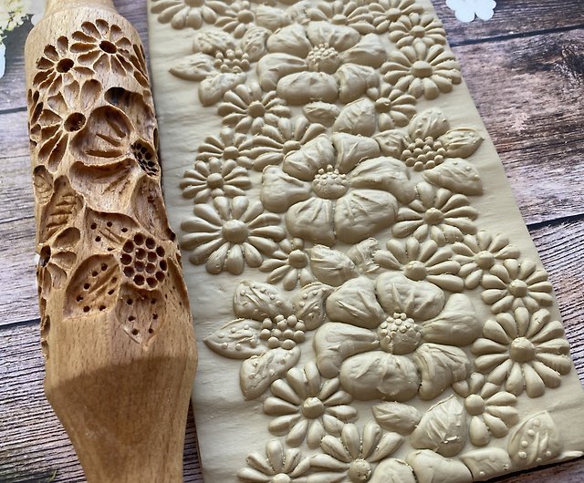 No. R256 FLOWERS & LEAVES - Rolling Pin, Embossed rolling pin
