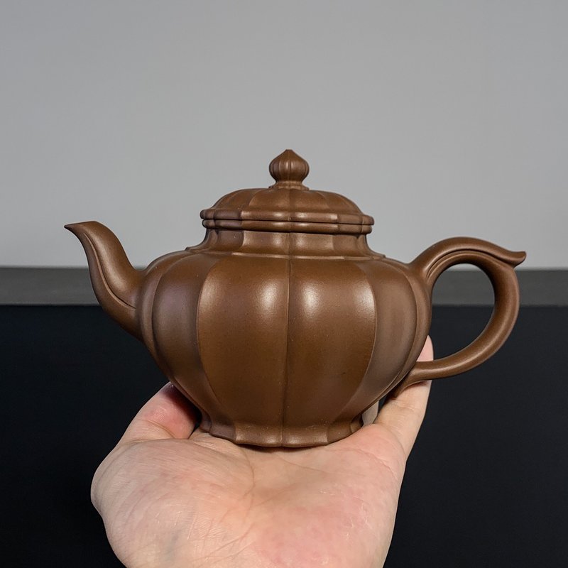 全手工 筋纹笑樱壶 紫泥 400cc 泥料上乘做工一流   造型比例 - 茶壺/茶杯/茶具 - 陶 灰色