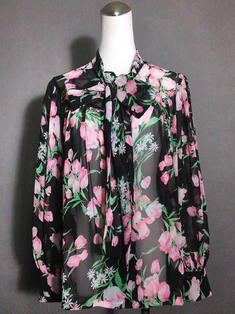 When vintage [antique shirt / tie flowers vintage chiffon shirt] abroad back VINTAGE - เสื้อเชิ้ตผู้หญิง - เส้นใยสังเคราะห์ หลากหลายสี
