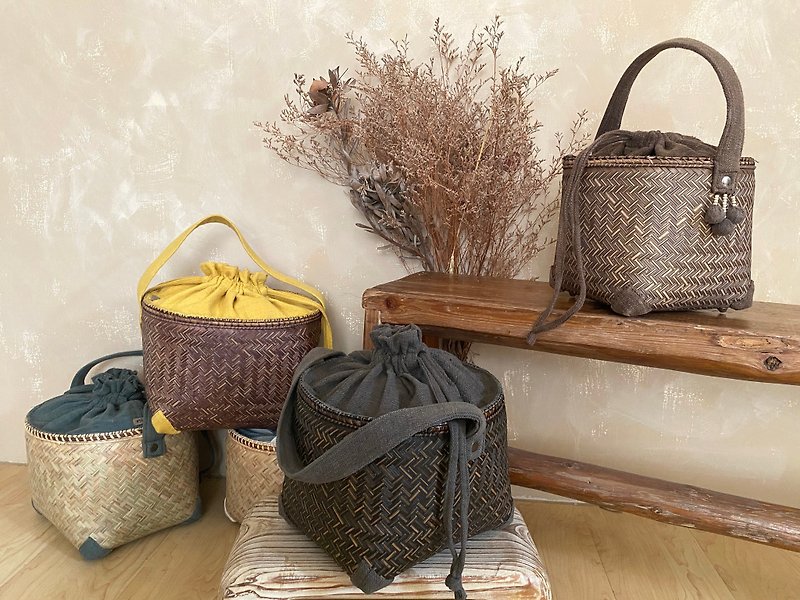 Annual Rings//Handmade Bamboo Plant-Dyeing Fabric//Bucket Bucket Bag (Large) - กระเป๋าหูรูด - ไม้ไผ่ สีกากี