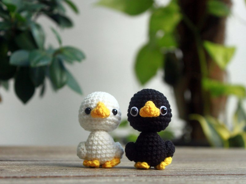 Little Duckling Amigurumi | Crochet Stuffed Animal | Mini Handmade Knitted Plush - ตุ๊กตา - ผ้าฝ้าย/ผ้าลินิน 