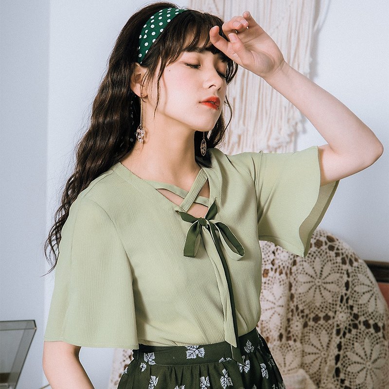 [Summer full delivery] Summer wear cross tie with solid color shirt YWC9161 - Women's Tops - Polyester Green