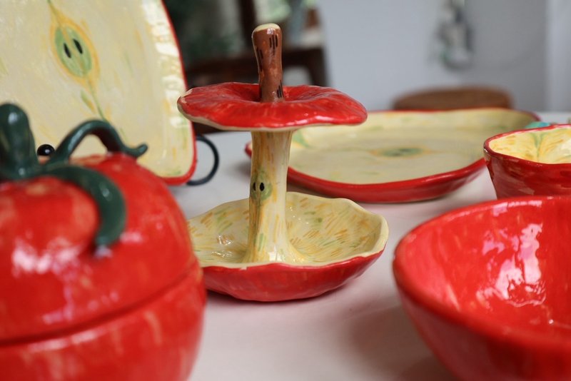 Apple Jewelry Holder - 花瓶/花器 - 黏土 紅色