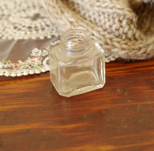 金銀寶貝 古董日本購入透明玻璃小罐子/香水罐 W552