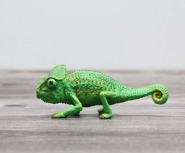 Cute Designer Chameleon Measuring Tape, Hobbies & Toys, Stationery