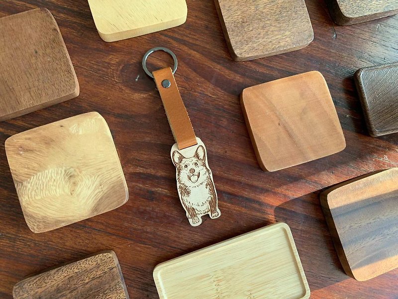 【Customized gift】Pet beech solid wood keychain birthday gift couple honey gift - Keychains - Wood Gold