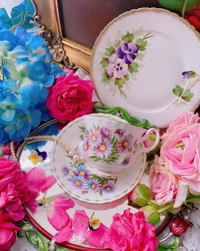 British bone china Royal Albert moon cup September daisy flower tea cup coffee cup - ถ้วย - เครื่องลายคราม หลากหลายสี