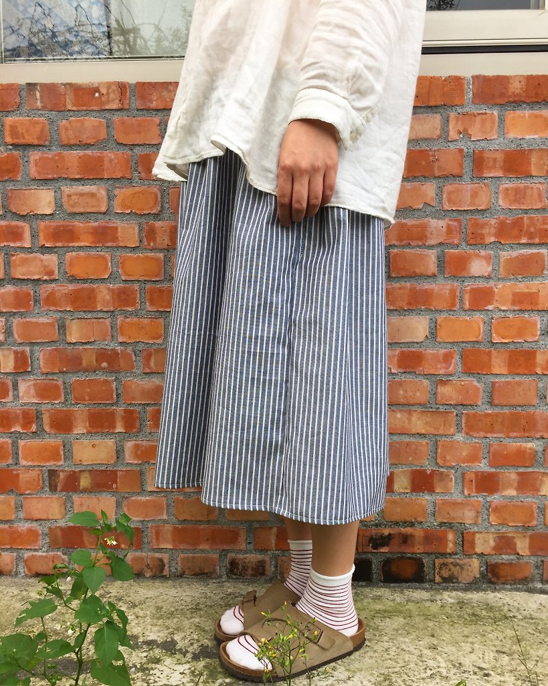 Limited hand-made skirt Japanese sense of the whole cotton blue striped cotton skirt - Skirts - Cotton & Hemp Blue