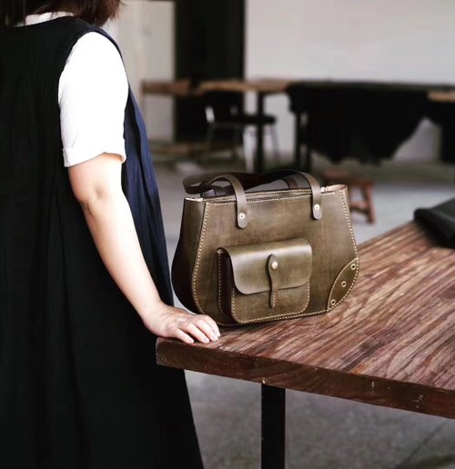 Tangent faction] The most cinematic horizontal version of the doctor bag  space gray - Shop TANGENT LINEAR Briefcases & Doctor Bags - Pinkoi