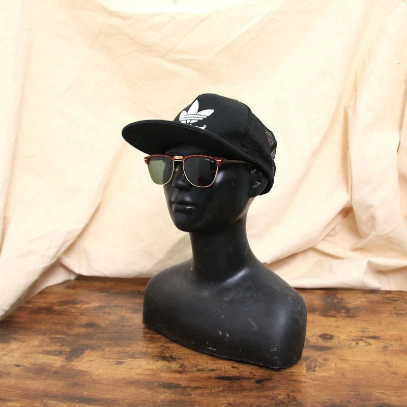 Back to Green::戶外帽  黑白立體標 d-61//vintage hat - 帽子 - 棉．麻 