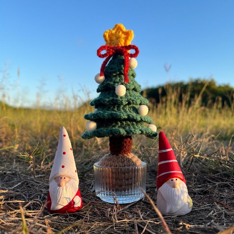 [Finished crochet product] Five-layered Christmas tree - including glass pot - ของวางตกแต่ง - เส้นใยสังเคราะห์ สีเขียว