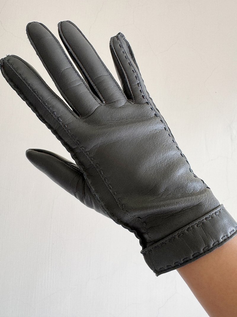 Old groceries French Paris dark gray genuine leather gloves W866 - ถุงมือ - โลหะ สึชมพู