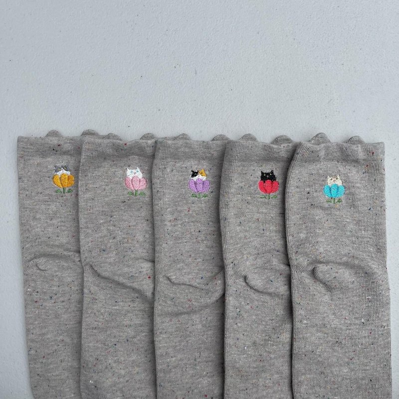 Tabby cat. Embroidered cat socks. cat ear socks - Socks - Cotton & Hemp Gray