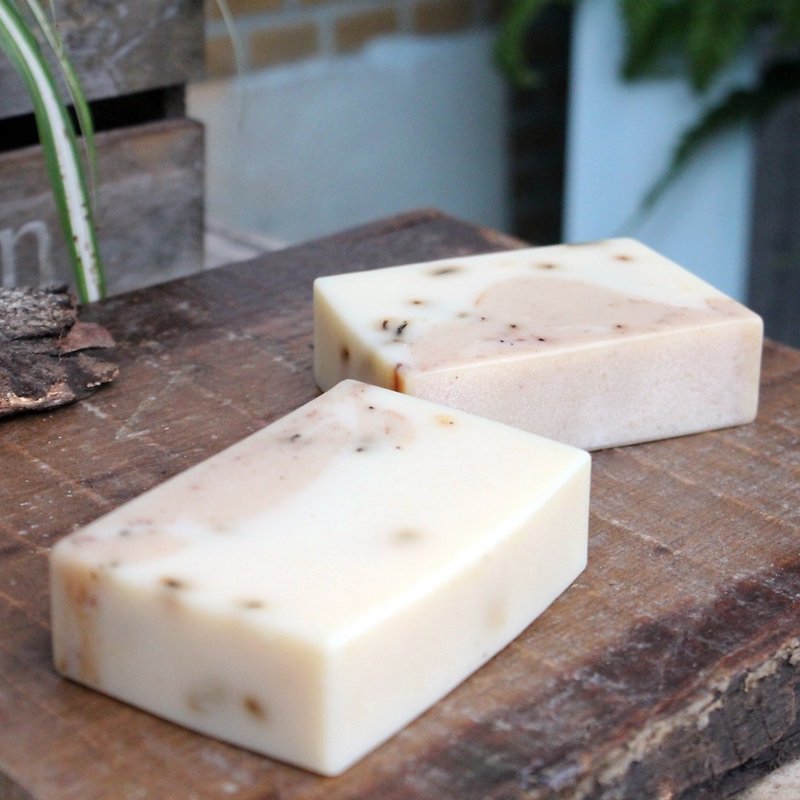 Rosemary Ginger Hand-made Soap for Shampoo - ผลิตภัณฑ์ล้างมือ - พืช/ดอกไม้ สีกากี