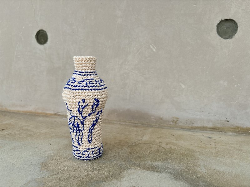萱草高梅瓶  青花瓷風 手織花器 - 花瓶/陶器 - 棉．麻 白色