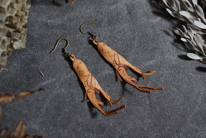 Leather Plant Series | leather earrings | ginseng | Bronze earrings | original skin color - ต่างหู - หนังแท้ สีส้ม