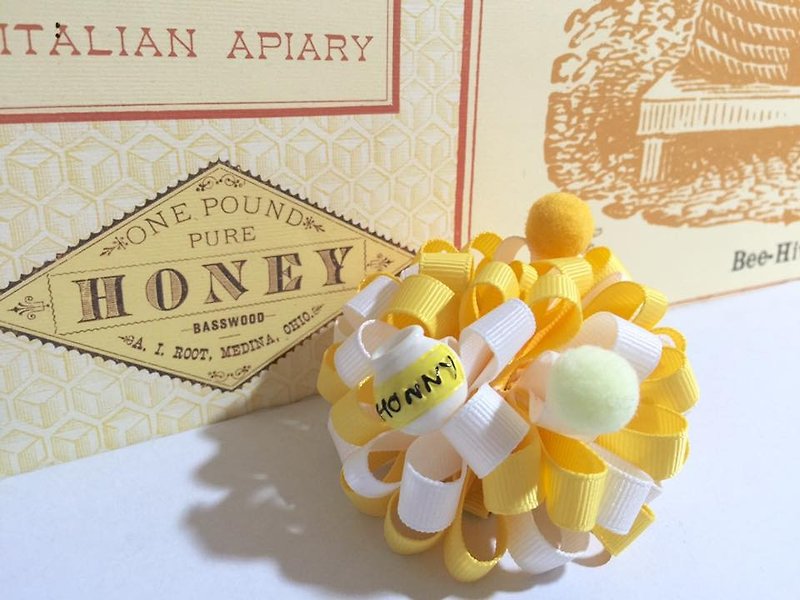 甜甜蜜蜜的蜂蜜罐花球 - 口水肩/圍兜 - 其他材質 黃色