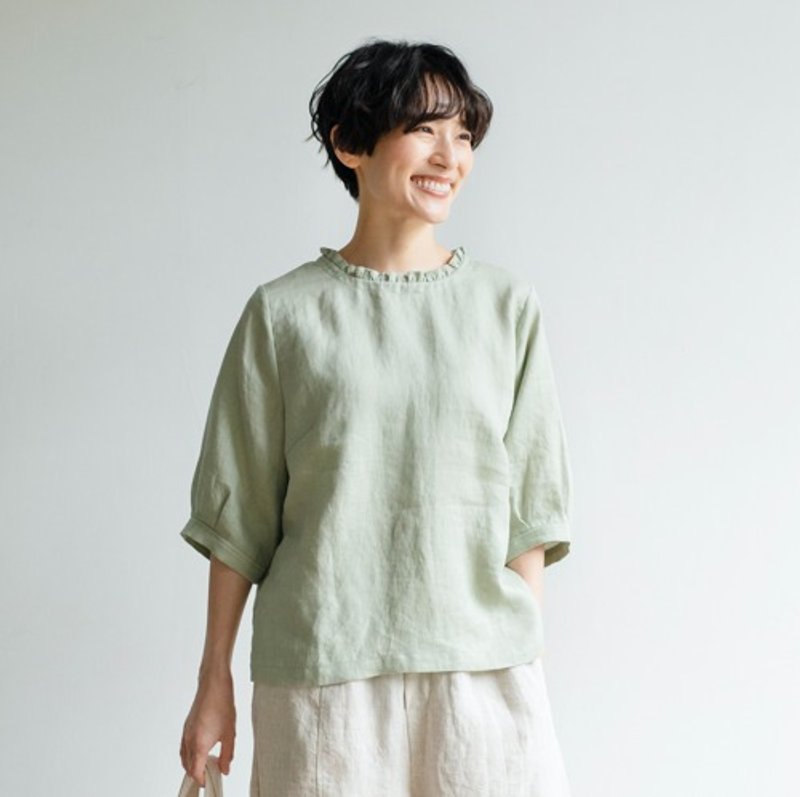 Eye-catching and cute adult Linen blouse with ruffled collar that can be worn front or back 2-way blouse Light green 230609-3 - Women's Tops - Cotton & Hemp 