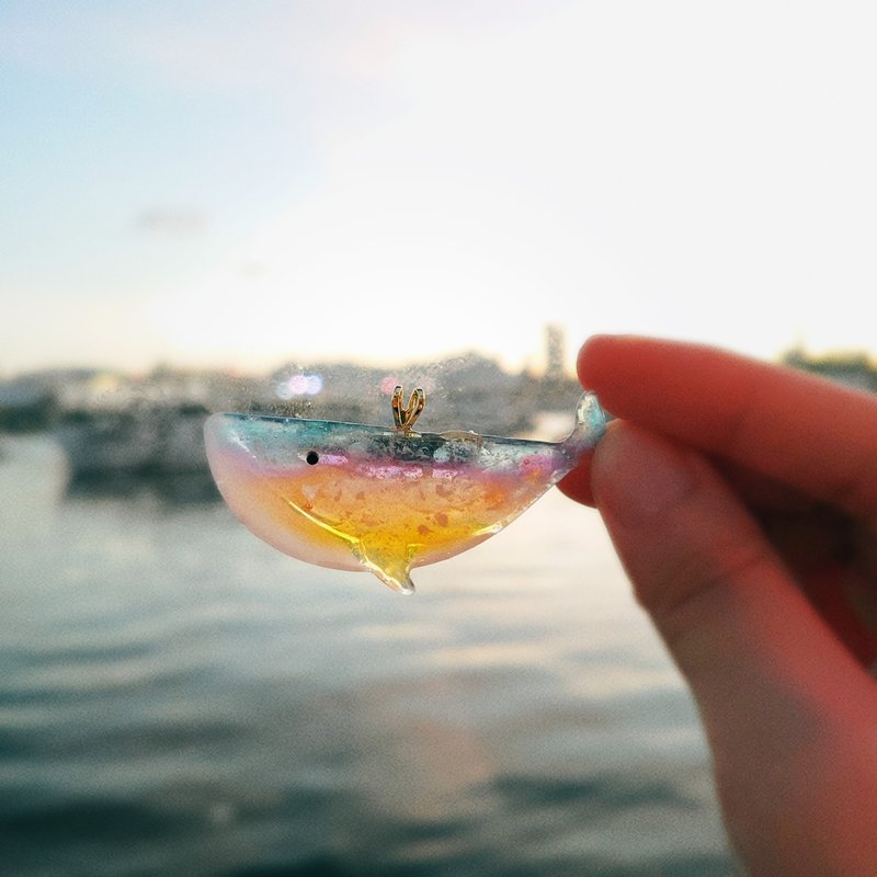 天空鯨魚髮夾 暮色 (可選髮夾/髮圈/日本髮插) - 髮夾/髮圈 - 樹脂 多色