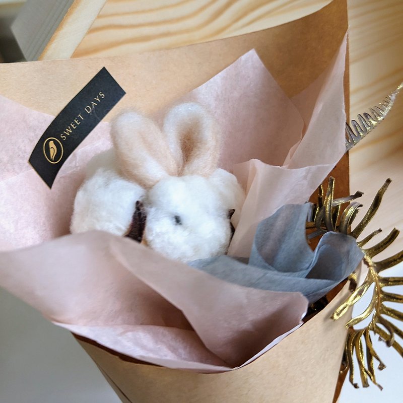 Sweet Eternal Flower Year of the Rabbit Decoration 2023 Dried Flower Mini Bouquet Graduation Lover - ช่อดอกไม้แห้ง - พืช/ดอกไม้ สึชมพู