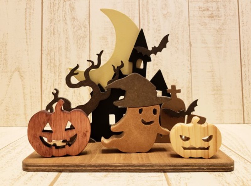 Jack lantern and ghost Halloween figurines - ของวางตกแต่ง - ไม้ 