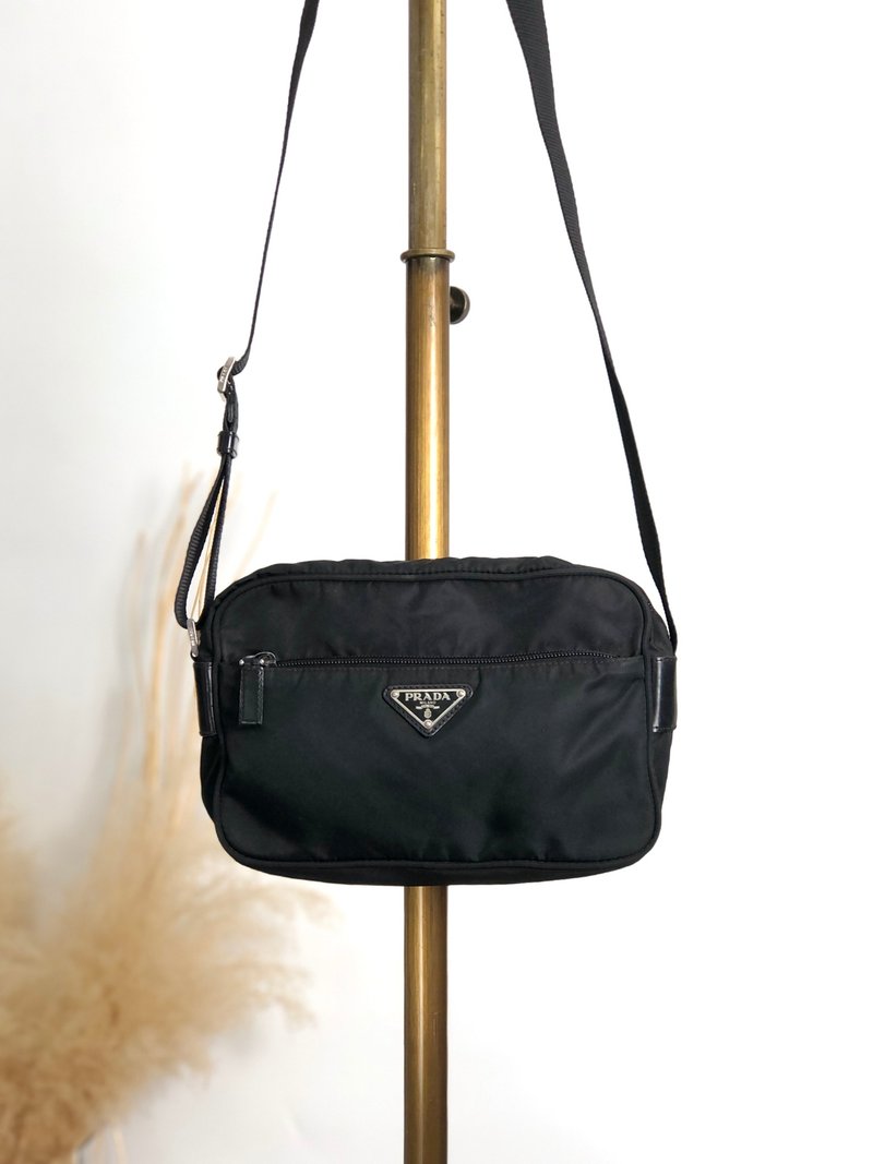 【 日本直送　名牌中古包 】PRADA プラダ ショルダーバッグ ブラック トライアングルロゴ ナイロン vintage ヴィンテージ オールド bsftsu - 側背包/斜背包 - 尼龍 黑色