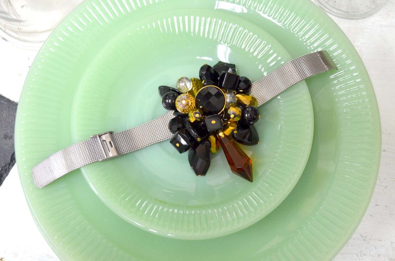 Super gorgeous crystal and Gemstone charm hand strap steel strap can be easily adjusted by itself, anti-allergic and non-fading - สร้อยข้อมือ - เครื่องประดับพลอย สีดำ