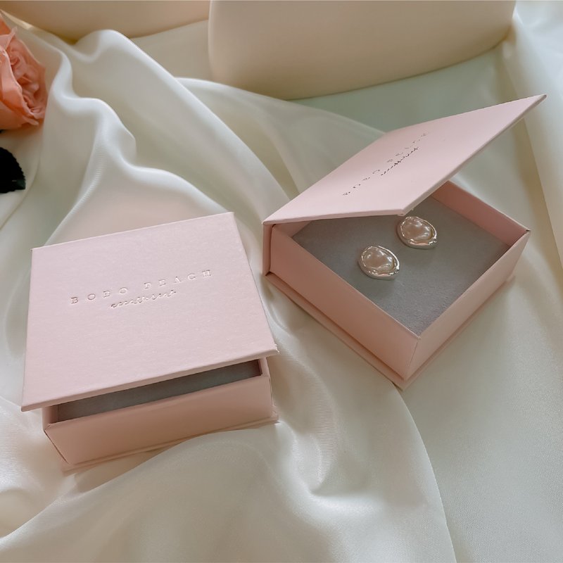 bobo peach magnetic jewelry box/ jewelry storage box/ jewelry gift packaging - กล่องเก็บของ - กระดาษ สึชมพู