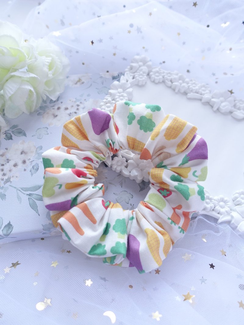 Handmade Scrunchy Hairtie - เครื่องประดับผม - ผ้าฝ้าย/ผ้าลินิน 