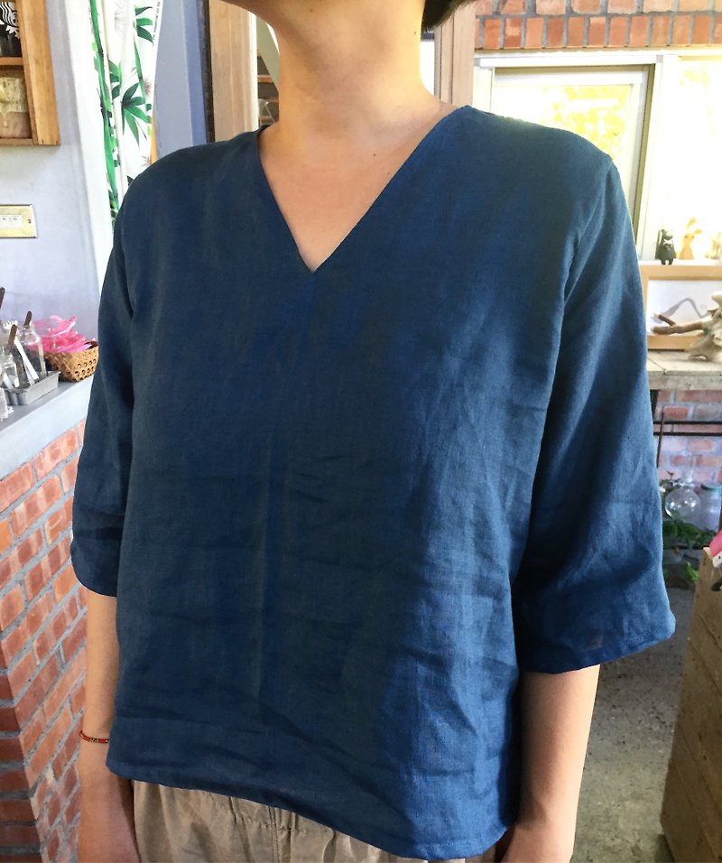 Autumn news linen half-sleeved V-neck shirt multicolor custom - Women's Tops - Cotton & Hemp Blue