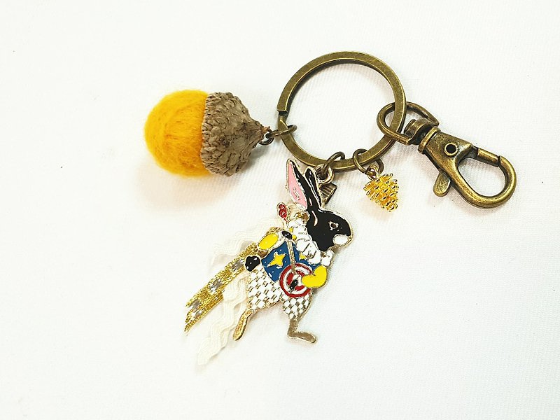 Paris*Le Bonheun. Forest of happiness. The royal band Mr. Rabbit. Wool felt acorn key ring - Keychains - Other Metals Multicolor