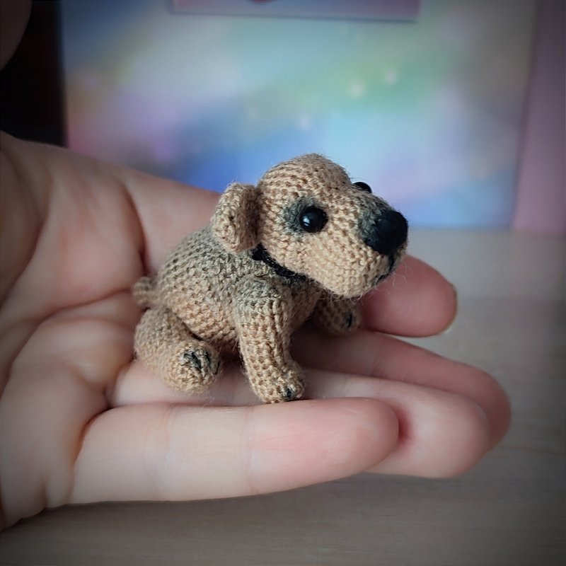 Crochet dog. Miniature dog. Miniature amigurumi.  Dog for dolls. - ตุ๊กตา - ผ้าฝ้าย/ผ้าลินิน สีนำ้ตาล