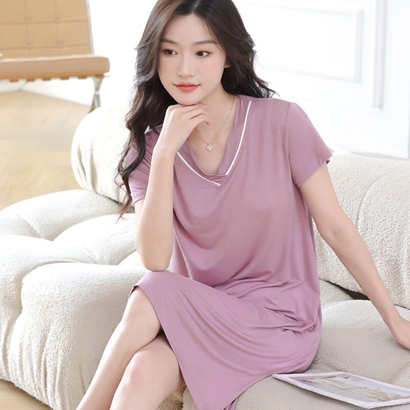 Pink Lady cup-style super soft modal cotton V-neck short-sleeved nightdress homewear - เสื้อกั๊กผู้หญิง - ไฟเบอร์อื่นๆ สีม่วง