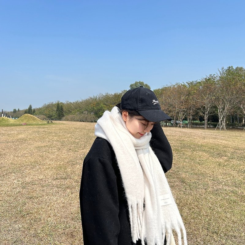 JIN CHA GOD- Soft and glutinous tassel large scarf in white God is like warm sunshine - Knit Scarves & Wraps - Other Man-Made Fibers 