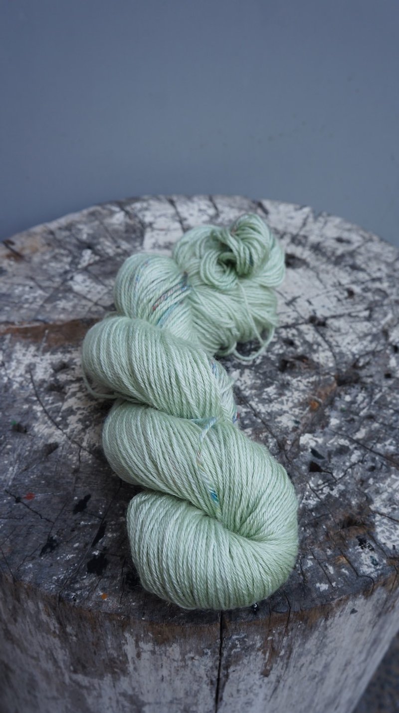 Hand dyed thread - silky blue sheep (mist green leaves) - Knitting, Embroidery, Felted Wool & Sewing - Wool Green