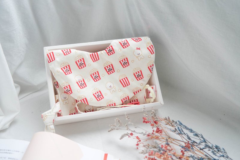 Miyue Gift Box | Eightfold yarn saliva towel, soothing towel, pacifier clip | Linlin's Bichon Frise - ของขวัญวันครบรอบ - ผ้าฝ้าย/ผ้าลินิน สีแดง