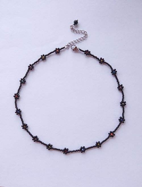 Simple flower Black beaded necklace, dark flower choker, aesthetic jewelry