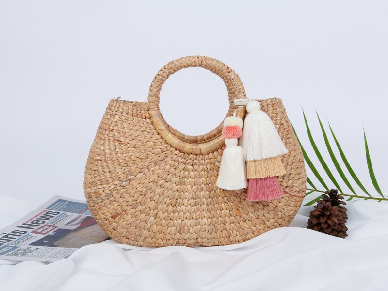 Straw Bag Crossbody Purse with Faux Leather Strap, Tassel, Handmade Woven Bag - 手提包/手提袋 - 其他材質 咖啡色