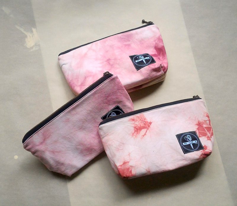 Wood wood × secretly call me - hand pen bag / cosmetic bag - Toiletry Bags & Pouches - Cotton & Hemp Red