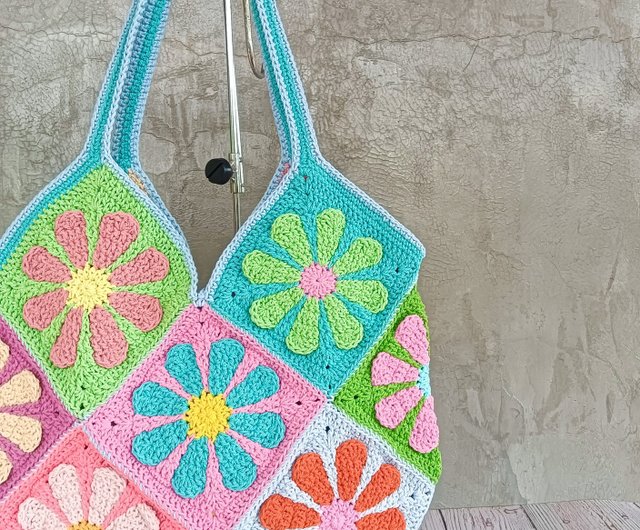 グラニースクエアの花の編みバッグ - ショップ siriwanbag