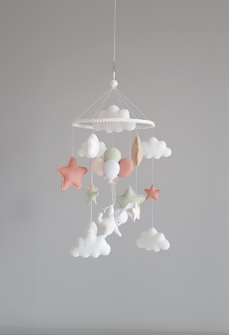 Bunny stars mobile, Hanging decor, Baby girl mobile - 寶寶/兒童玩具/玩偶 - 其他材質 多色