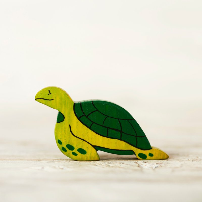 Wooden sea Turtle figurine Ocean creatures - ของเล่นเด็ก - วัสดุอีโค สีเขียว