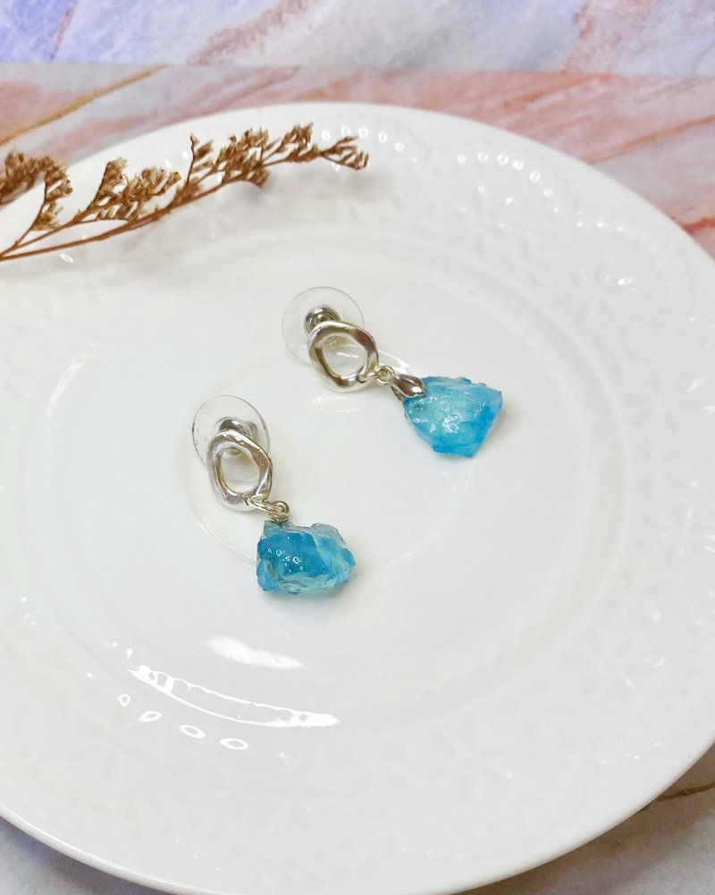 Sea の ripple earrings seawater sapphire raw ore - Earrings & Clip-ons - Gemstone Blue