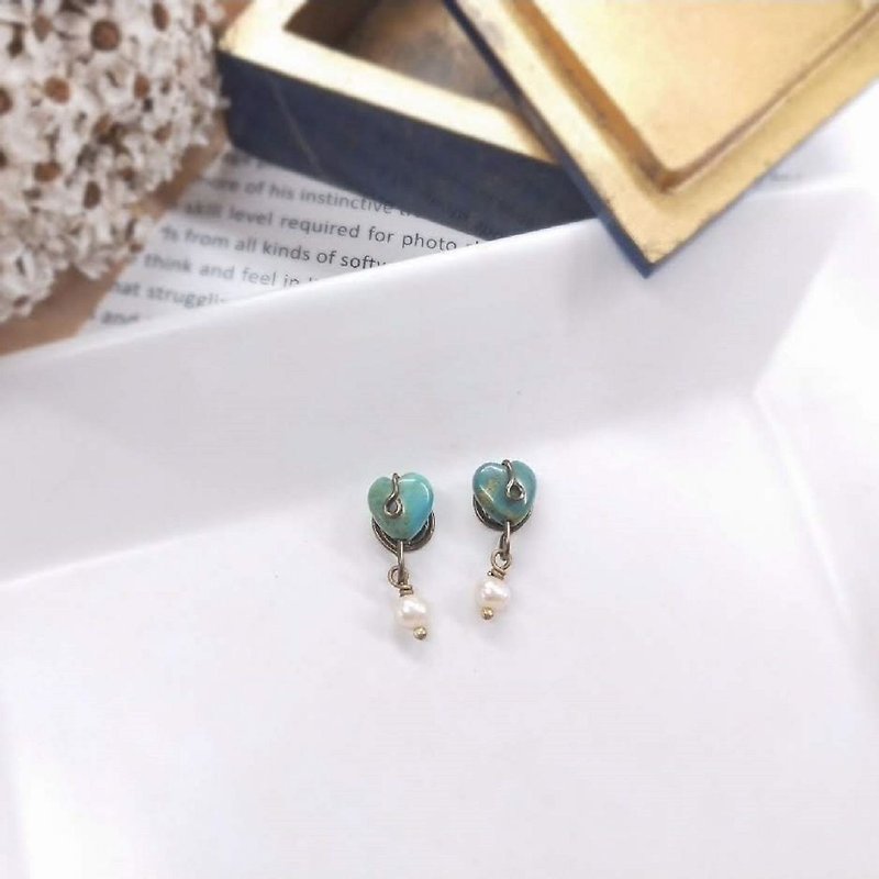 earring. Heart-shaped turquoise*pearl clip earrings - ต่างหู - หยก สีเขียว