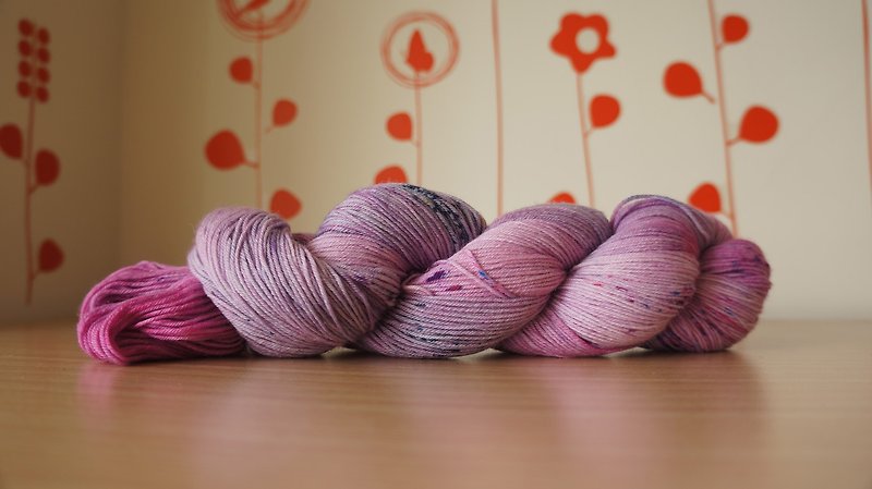 手染線。紫色小花 - 編織/羊毛氈/布藝 - 羊毛 
